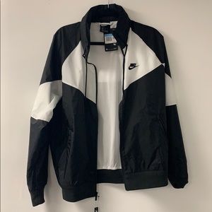 Nike Sportswear Windrunner Mens NSW Swoosh on back